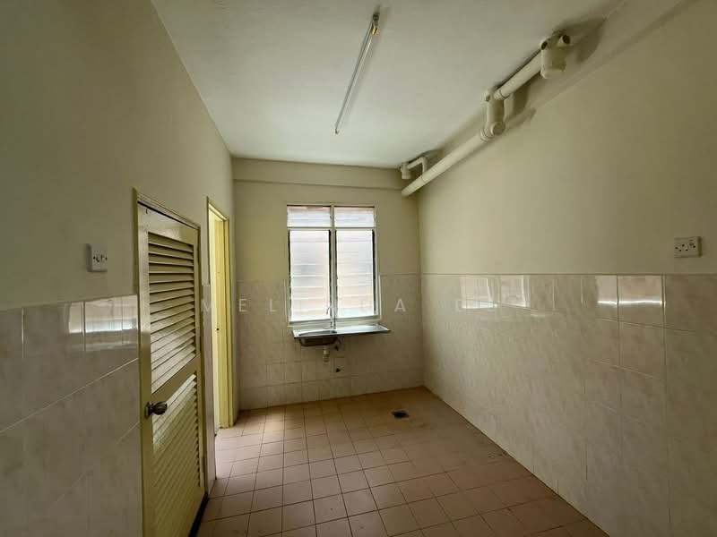 Pangsapuri untuk Dijual di Sri Awana Townhouse - Melinda Ee - Kitchen - PropertyGuru.com.my