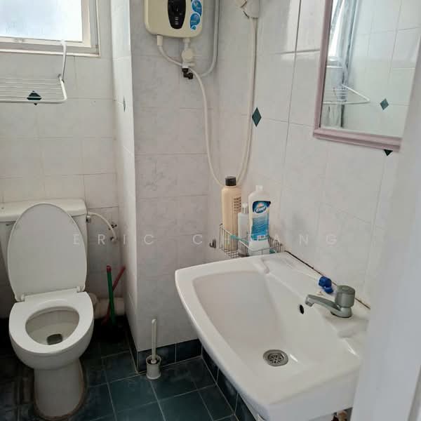 Condominium for Sale at N-Park Condominium - Eric Cheang - Bathroom - PropertyGuru.com.my