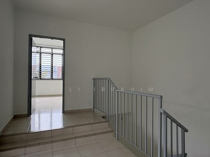 Rumah Teres 2 Tingkat untuk Dijual di Setia Ecohill (Semenyih) - Azli Ibrahim - Corridor - PropertyGuru.com.my