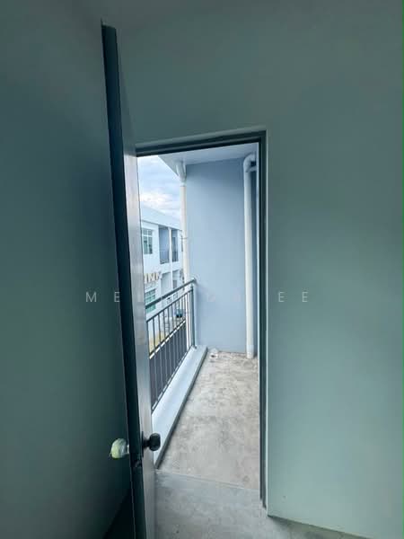 Kedai untuk Disewa di Bandar Putra (Kulai) - Melinda Ee - Balcony - PropertyGuru.com.my