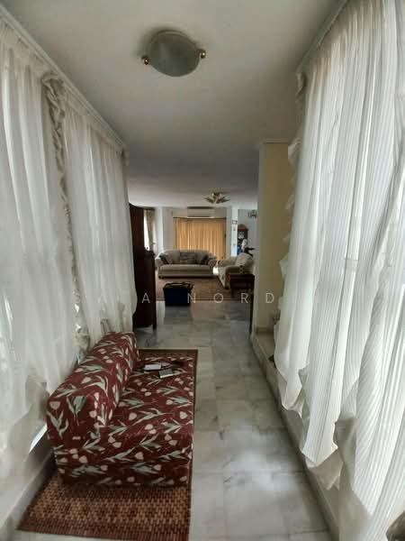 Rumah Banglo untuk Dijual di Seksyen 7 (Shah Alam) - Sa'a Nordin - Living Room - PropertyGuru.com.my