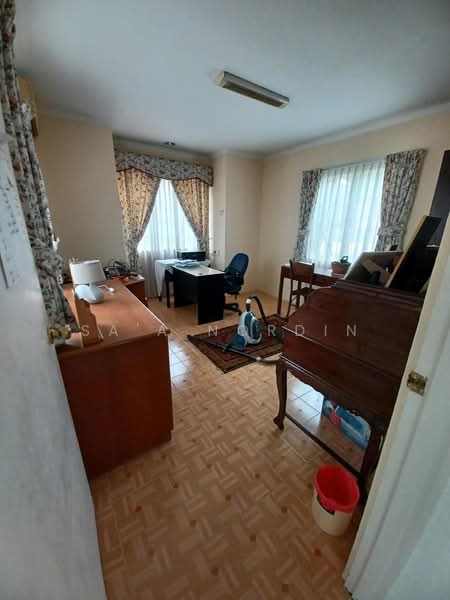 Rumah Banglo untuk Dijual di Seksyen 7 (Shah Alam) - Sa'a Nordin - Study - PropertyGuru.com.my
