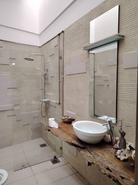 Bungalow House for Sale in Sungai Buloh (Selangor) - Annie Chong - Bathroom - PropertyGuru.com.my