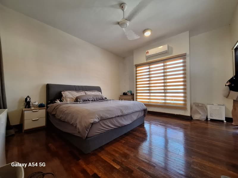 2.5-storey Terraced House for Sale in Bandar Putra Permai (Seri Kembangan) - KENT HUI LAU - Bedroom - PropertyGuru.com.my