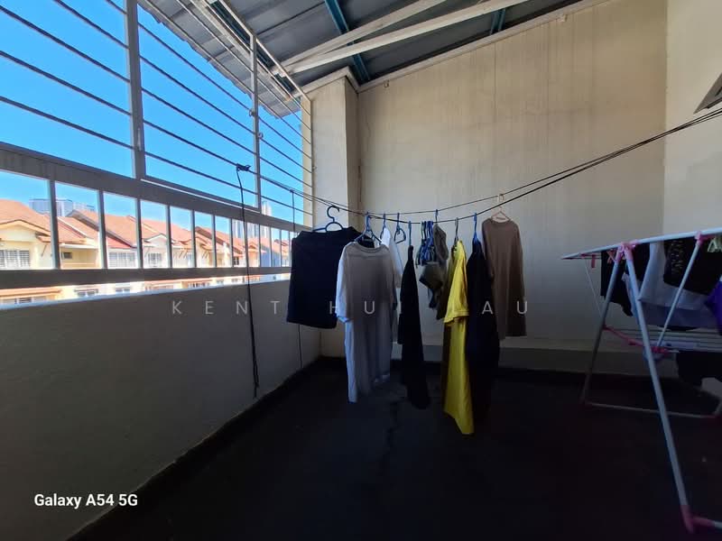 2.5-storey Terraced House for Sale in Bandar Putra Permai (Seri Kembangan) - KENT HUI LAU - Balcony - PropertyGuru.com.my