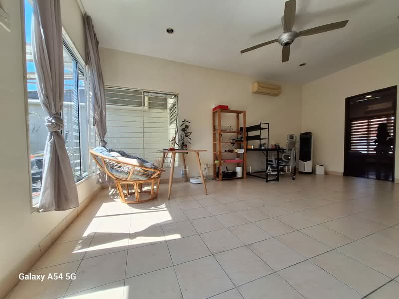 2.5-storey Terraced House for Sale in Bandar Putra Permai (Seri Kembangan) - KENT HUI LAU - Living Room - PropertyGuru.com.my