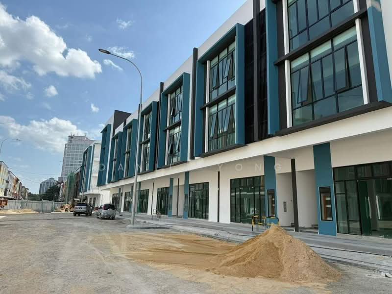 Kedai / Pejabat untuk Dijual di Bandar Baru Permas Jaya (Permas Jaya) - Daniel Yong - Exterior - PropertyGuru.com.my