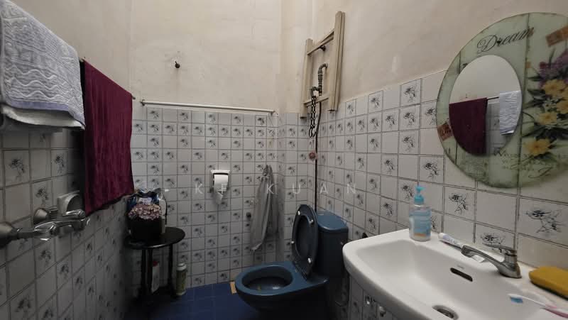 Rumah Teres 2 Tingkat untuk Dijual di Damansara Heights (Damansara Heights) - KF Kuan - Bathroom - PropertyGuru.com.my