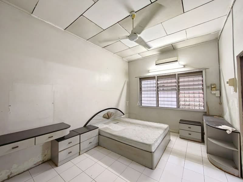 Semi-Detached House for Sale in Kampung Tebing Tinggi (Ipoh) - Gary Tang - Bedroom - PropertyGuru.com.my
