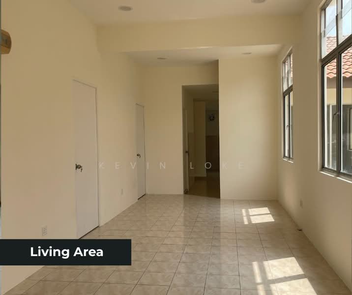1-storey Terraced House for Sale in Bandar Saujana Putra (Tanjong Duabelas) - Kevin Loke - Living Room - PropertyGuru.com.my