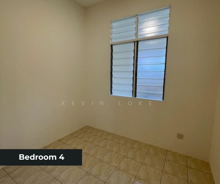 1-storey Terraced House for Sale in Bandar Saujana Putra (Tanjong Duabelas) - Kevin Loke - Bedroom - PropertyGuru.com.my
