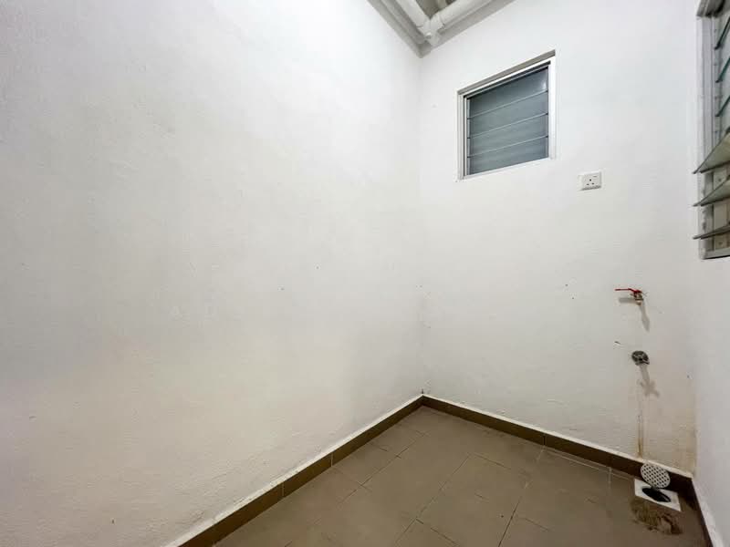 Kondominium untuk Dijual di Lakefront Homes - Adibah Salim - Interior - PropertyGuru.com.my