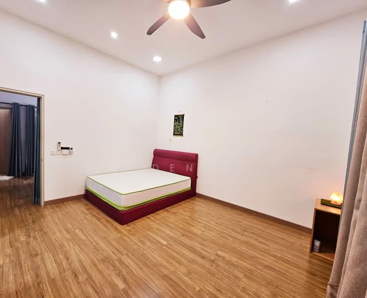 Rumah Teres 2 Tingkat untuk Dijual di Bukit Raja (Selangor) - Jayden Lee - Bedroom - PropertyGuru.com.my