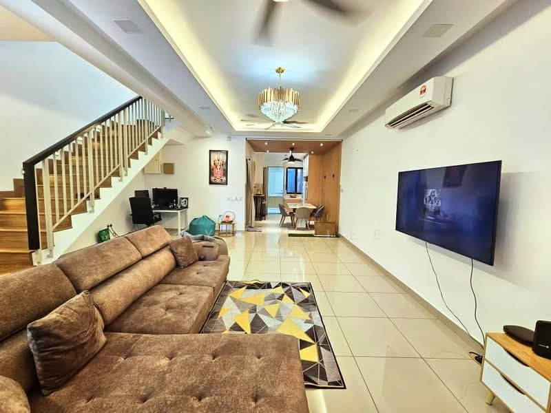 Rumah Teres 2 Tingkat untuk Dijual di Bukit Raja (Selangor) - Jayden Lee - Living Room - PropertyGuru.com.my