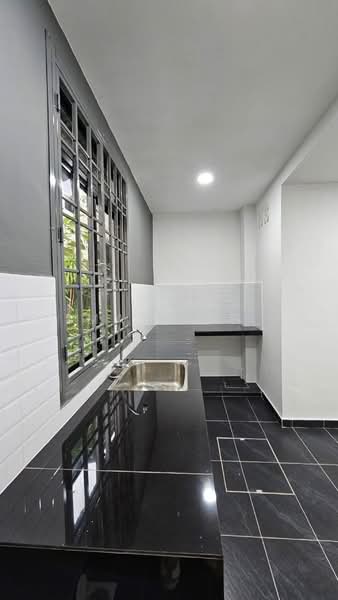 2-storey Terraced House for Sale in Taman Johor Jaya (Johor Bahru) - May Lee - Kitchen - PropertyGuru.com.my