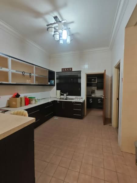 Rumah Teres 3 Tingkat untuk Dijual di Taman Tasik Indah Mewah (Batu) - Luke Ross - Kitchen - PropertyGuru.com.my