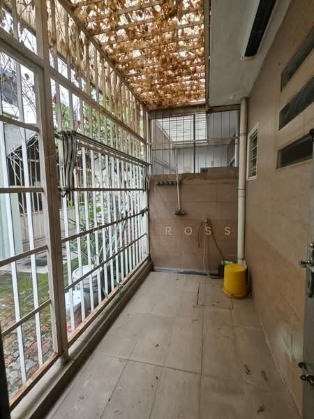 Rumah Teres 3 Tingkat untuk Dijual di Taman Tasik Indah Mewah (Batu) - Luke Ross - Balcony - PropertyGuru.com.my