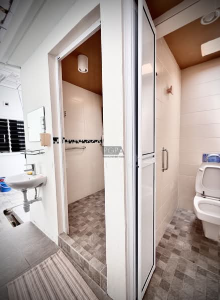 Rumah Berkembar untuk Dijual di Pulau Tikus (Penang) - Cheryl Chng - Bathroom - PropertyGuru.com.my