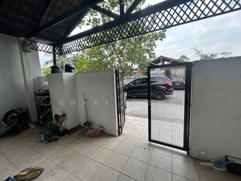 Terraced House for Sale in Taman Bukit Subang (Shah Alam) - Johary Adzhar - Exterior - PropertyGuru.com.my