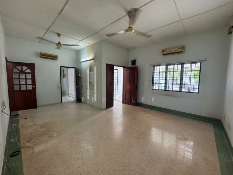 Rumah Banglo untuk Dijual di Seksyen 12 (Petaling Jaya) - Yeevy Lee - Living Room - PropertyGuru.com.my