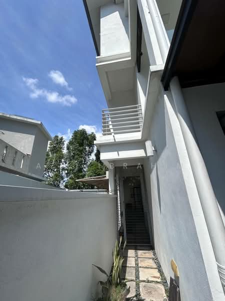 3-storey Terraced House for Sale in Taman Melawati (Ulu Kelang) - Azli Ibrahim - Exterior - PropertyGuru.com.my