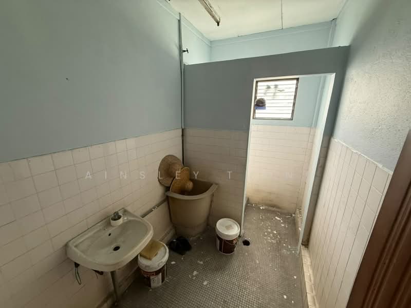Kilang untuk Disewa di Ipoh (Perak) - Ainsley Thong - Bathroom - PropertyGuru.com.my