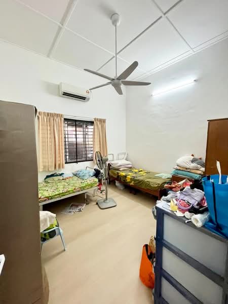 Bungalow for Sale in Taman Kebun Teh (Johor Bahru) - Yik Tat - PropertyGuru.com.my