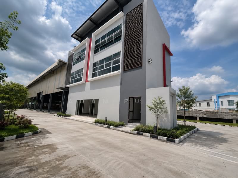 Semi-D Factory for Sale in Balakong (Selangor) - Adam Puah - Exterior - PropertyGuru.com.my