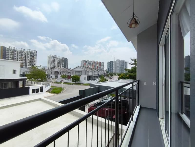 Rumah Teres 2-Tingkat untuk Dijual di Cyberjaya (Selangor) - Uswani Mazuwan - Balcony - PropertyGuru.com.my