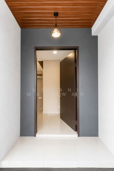 Rumah Teres 2-Tingkat untuk Dijual di Cyberjaya (Selangor) - Uswani Mazuwan - Entrance - PropertyGuru.com.my