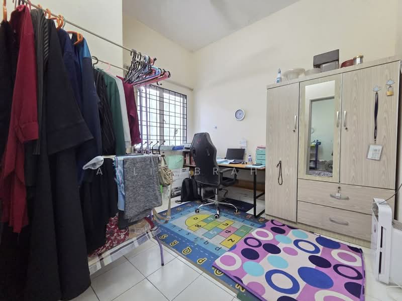 2-storey Terraced House for Sale in Bandar Seri Putra (Bangi) - Azli Ibrahim - Study - PropertyGuru.com.my