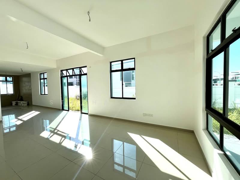 2-storey Terraced House for Sale in Taman Bestari Indah (Ulu Tiram) - Stephanie Gan - Living Room - PropertyGuru.com.my