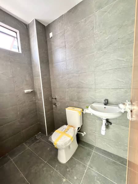 2-storey Terraced House for Sale in Taman Bestari Indah (Ulu Tiram) - Stephanie Gan - Bathroom - PropertyGuru.com.my