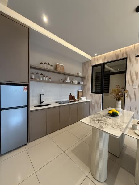 Pangsapuri untuk Dijual di Mandolin @ Desa Tebrau - Wayne Lee - Kitchen - PropertyGuru.com.my