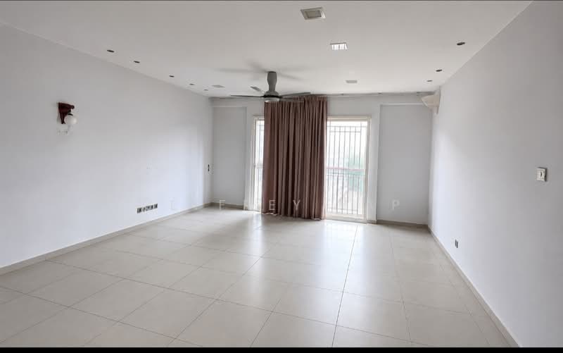 Pangsapuri untuk Dijual di Prima Tiara 1 - Jeffrey Yap - Living Room - PropertyGuru.com.my