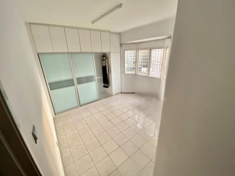 Pangsapuri untuk Dijual di Prima Tiara 1 - Jeffrey Yap - Bedroom - PropertyGuru.com.my