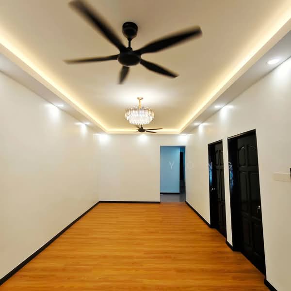 1-storey Terraced House for Sale in Taman Ungku Tun Aminah (Skudai) - Daniel Yong - Living Room - PropertyGuru.com.my