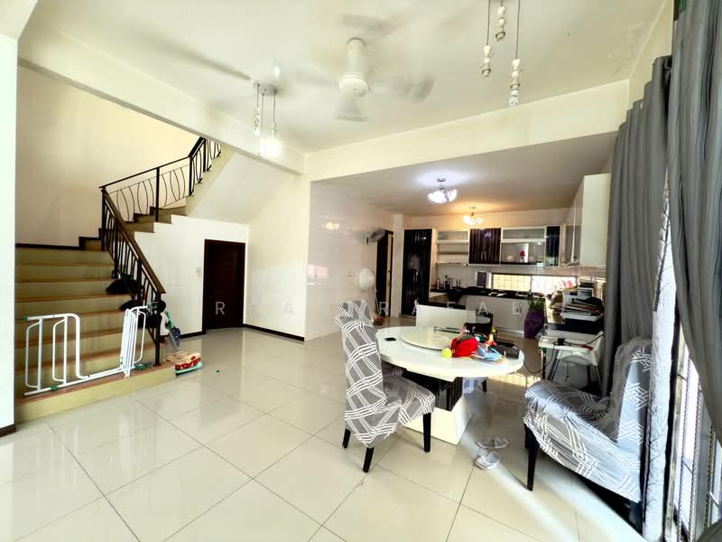 Rumah Berkembar untuk Dijual di Taman Tropika 2 (Kajang) - Farhan Rafael - Living Room - PropertyGuru.com.my