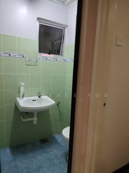 Pangsapuri untuk Disewa di Cengal Apartment - Florence You - Bathroom - PropertyGuru.com.my