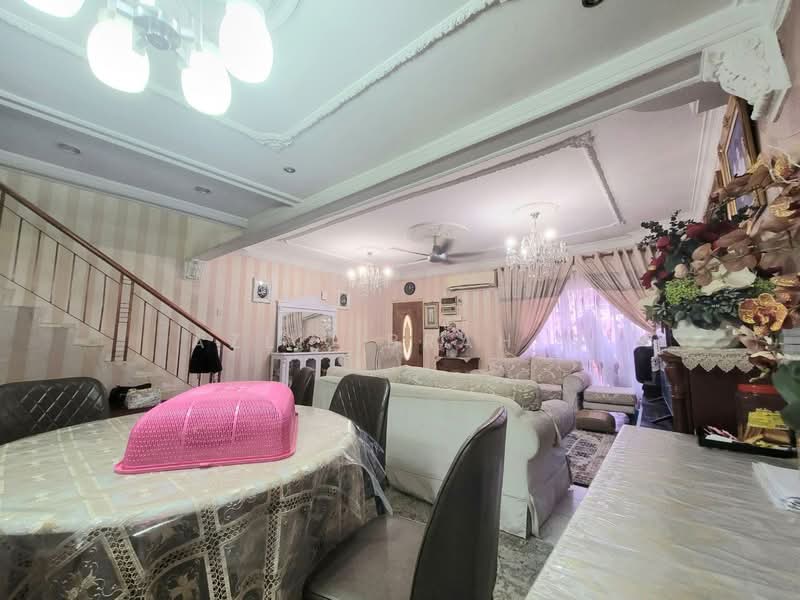 Rumah Teres 2 Tingkat untuk Dijual di Bandar Damai Perdana (Cheras) - Azli Ibrahim - Living Room - PropertyGuru.com.my