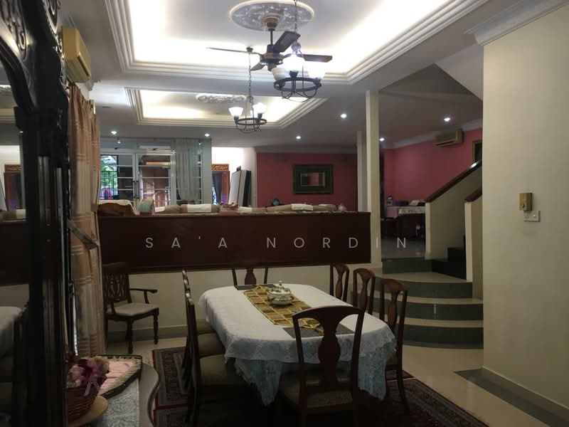 Semi-Detached House for Sale in Kelana Jaya (Petaling Jaya) - Sa'a Nordin - Dining Room - PropertyGuru.com.my