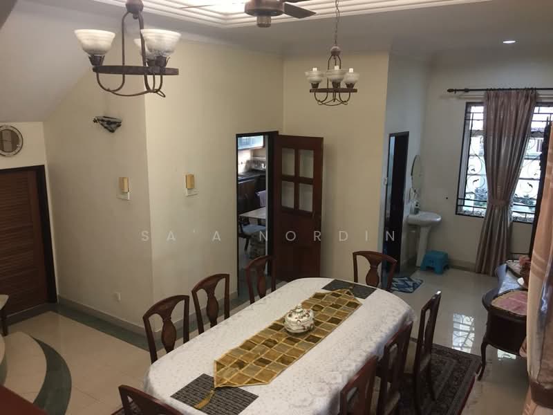 Semi-Detached House for Sale in Kelana Jaya (Petaling Jaya) - Sa'a Nordin - Dining Room - PropertyGuru.com.my