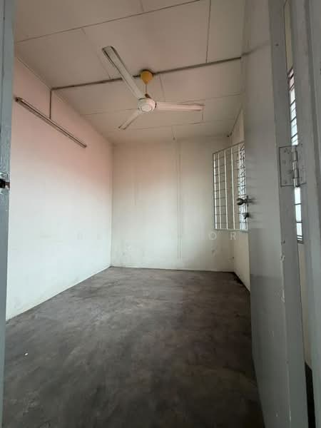 Kedai untuk Disewa di Perai (Penang) - Alex Thor - Interior - PropertyGuru.com.my
