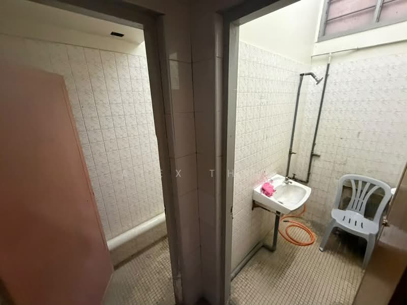 Kedai untuk Disewa di Perai (Penang) - Alex Thor - Bathroom - PropertyGuru.com.my
