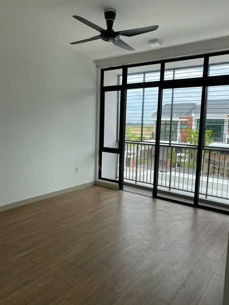 Terraced House for Sale in Shah Alam (Selangor) - Ken Lai - Balcony - PropertyGuru.com.my