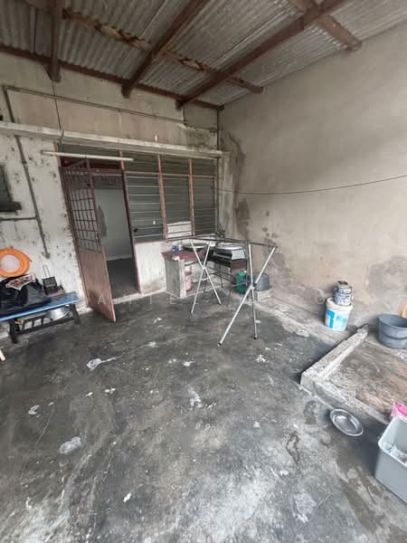 2-storey Terraced House for Sale in Taman Feri (Sabak Bernam) - Daniel Yong - Exterior - PropertyGuru.com.my