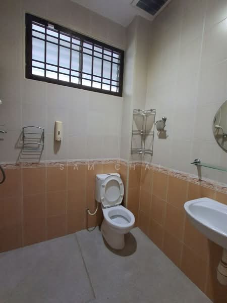 Rumah Teres 1 Tingkat untuk Dijual di Taman Impian Emas (Skudai) - Sam Chai - Bathroom - PropertyGuru.com.my