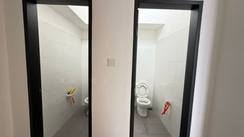Factory for Sale in Eco Business Park V (Puncak Alam) - Alice Chong - Bathroom - PropertyGuru.com.my