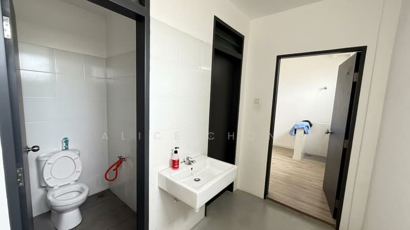 Factory for Sale in Eco Business Park V (Puncak Alam) - Alice Chong - Bathroom - PropertyGuru.com.my