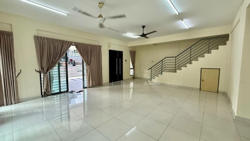 Semi-Detached House for Sale in Bandar Mahkota Cheras (Cheras) - Azli Ibrahim - Living Room - PropertyGuru.com.my